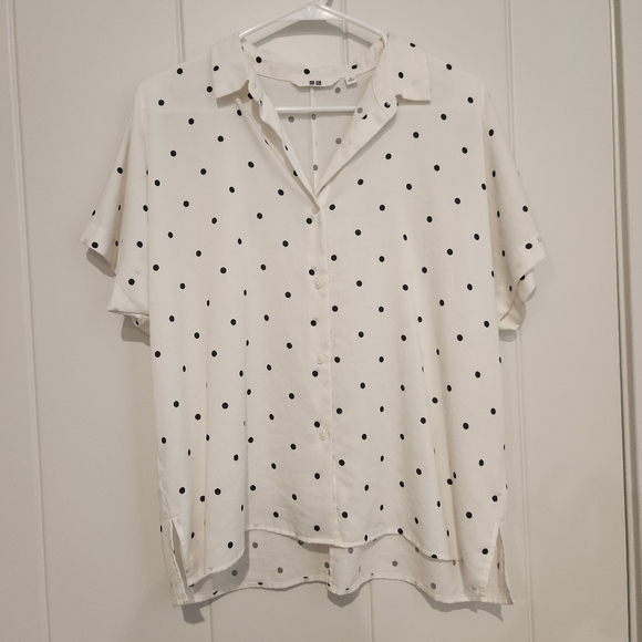 Uniqlo Button Down - Picture 1 of 4